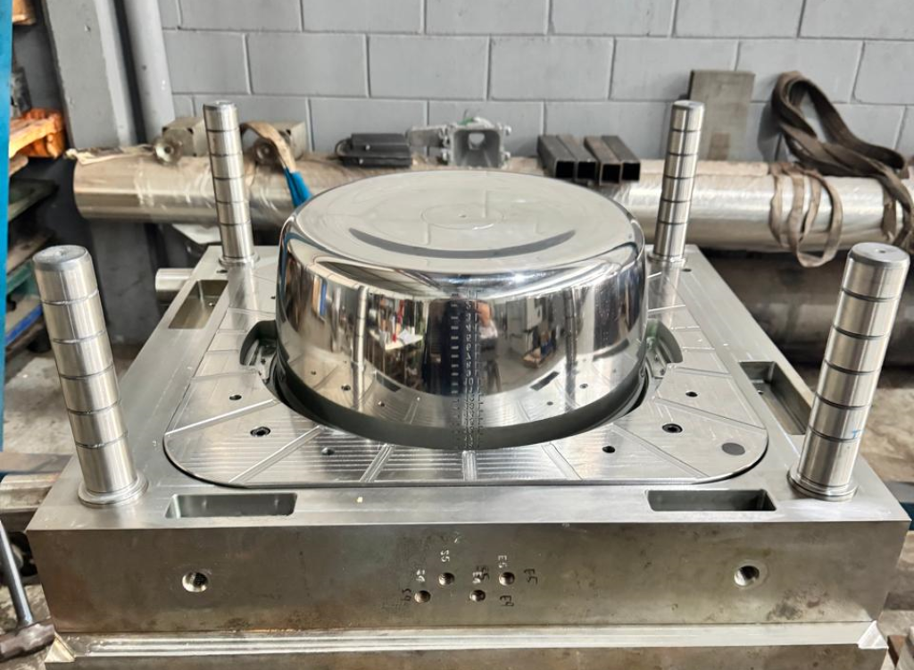 MOLDES PARA INJEÇÃO PLÁSTICA MOLDES PARA INJEÇÃO PLÁSTICA